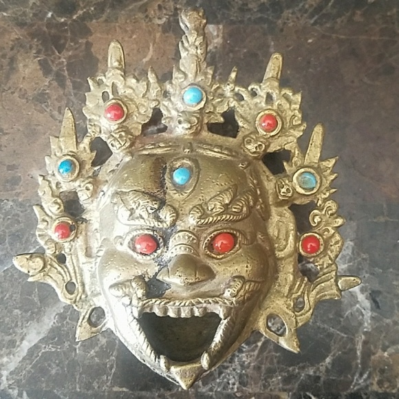 unmarked Accessories - 5 1/2" tall Solid brass bronze Oriental Face Mask